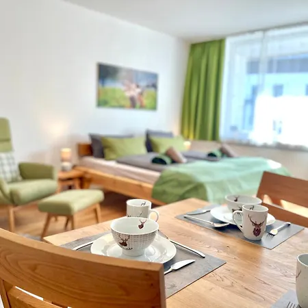 Hirschzauber A9 Montana Haus 아파트 오버스트도르프