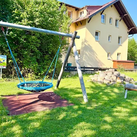 Hirschzauber A9 Montana Haus * 오버스트도르프